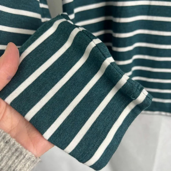 Banana Republic Threadsoft‎ Lightweight Striped Turtleneck Size Medium - Picture 4 of 7